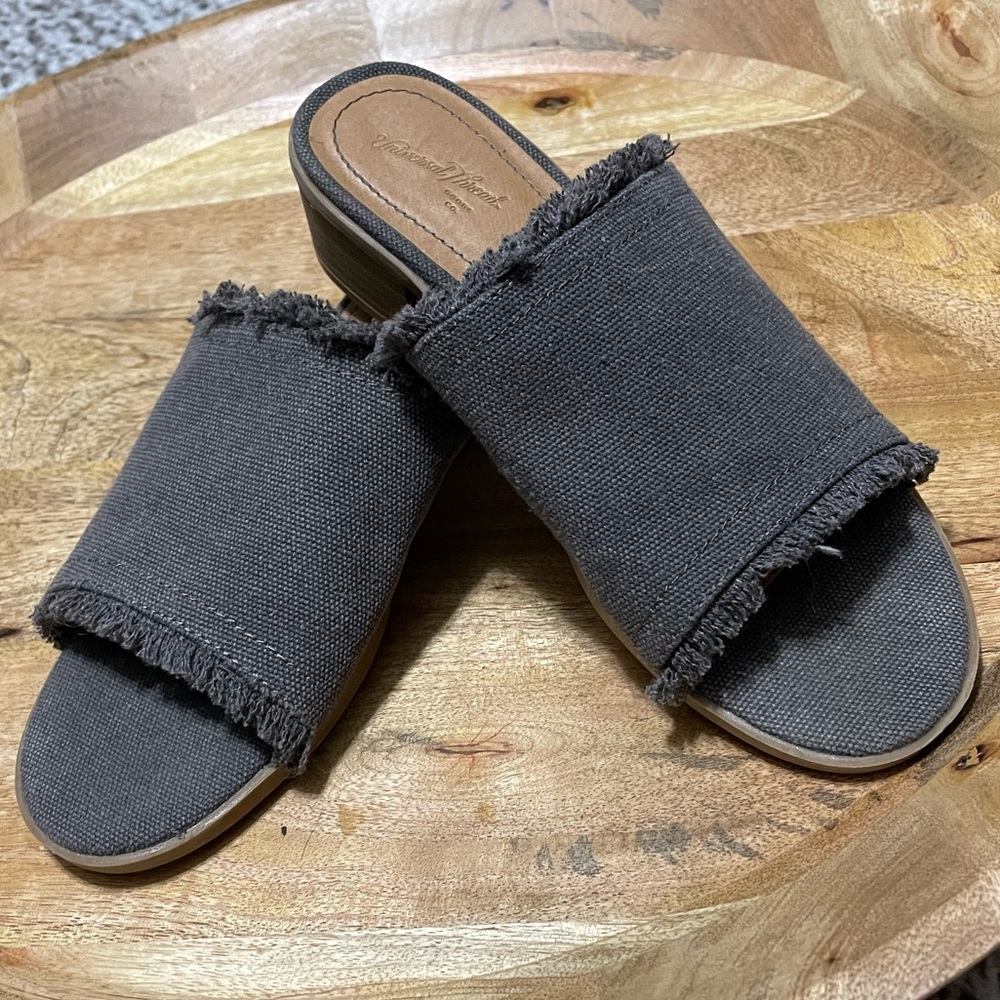 Woman’s Universal Thread Slip on Sandals with a Chunky Heel